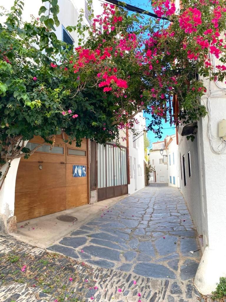 Tortora - Casa En El Centro Con Vistas Al Mar Villa Cadaqués Exteriör bild